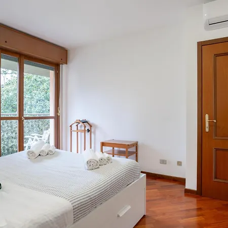 Apartment Spacious Bright Near Center And With Air Conditioning